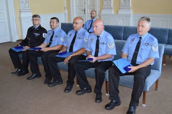 Strážníci Městské policie Domažlice dostali ocenění - Oficiální stránky města Domažlice