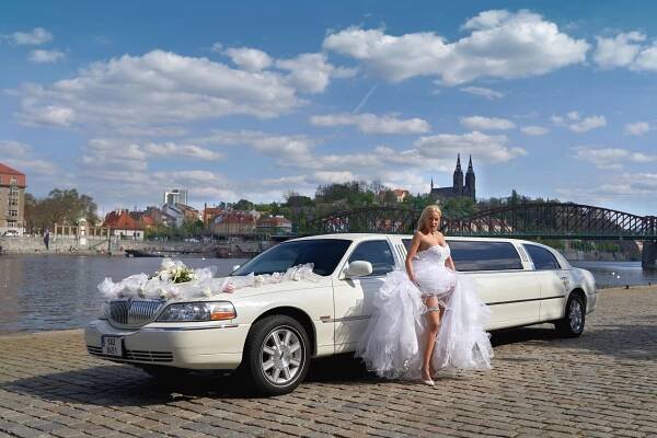Super-Limo.cz - pronájem limuzín v Praze a okolí