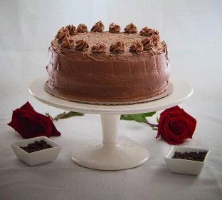 Jednoduchý dort k narozeninám: 2 nejlepší recepty roku 2024