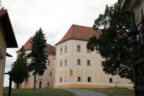 File:Letovice, zámek (2519).jpg