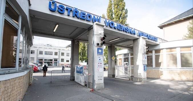 Ministerstvo nařídilo kontrolu v Ústřední vojenské nemocnici. Přišlo se na několik pochybení