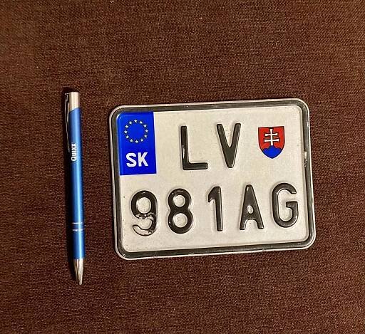 Stará slovenská SPZ LV - dvouřádek, malý formát