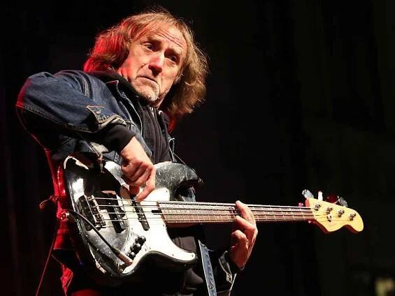 Na Svatováclavských slavnostech v Českém Krumlově hrála 26. září rocková Supergroup. Na snímku Vladimír Guma Kulhánek.