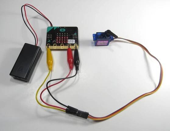 Microbit with servo.jpg