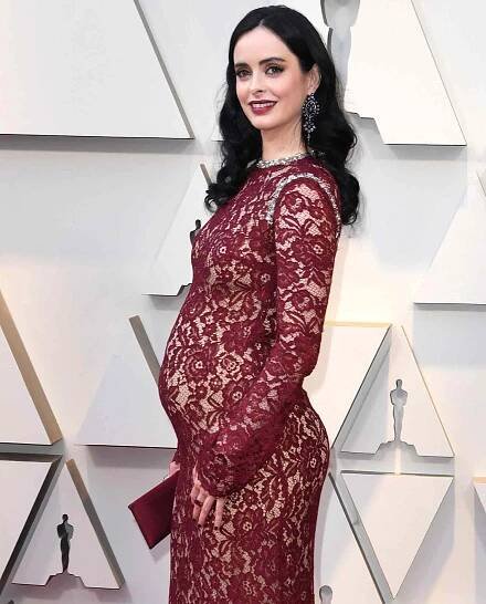 Krysten Ritter Is Going to Be a Mom! Actress Debuts Baby Bump on the 2019 Oscars Red Carpet