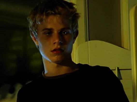 Brady Corbet as Mason Freeland in Thirteen (2003) dir. Catherine Hardwicke | Male face, Just beautiful men, Character inspiration male
