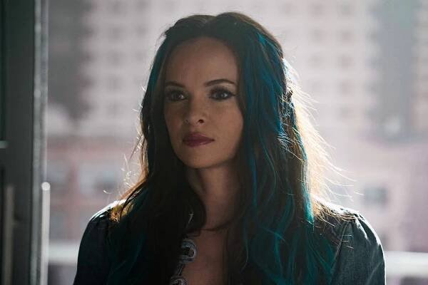 The Flash: Who is the New Character Wearing Caitlin Snow and Killer Frost's Face?