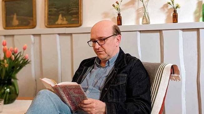 Herec a dabér Jan Vondráček četl v Nymburce z knihy Winterbergova poslední cesta