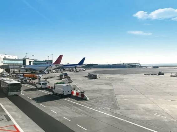 pohled na letiště - letišti frankfurt nad mohanem - stock snímky, obrázky a fotky