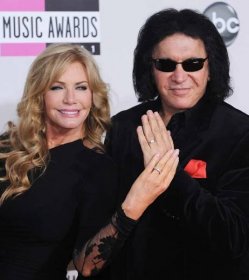 Gene Simmons and Shannon Tweed arrive at the 2011 American Music Awards at Nokia Theatre L.A. Live on November 20, 2011 in Los Angeles, California
