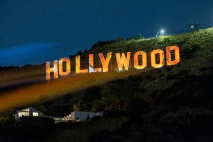 The Hollywood Sign ‘burns up’ as leaders begin United Nations climate negotiations - Greenpeace USA