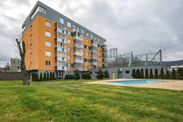 Atraktivní byt 3+kk, 90 m2, balkon, bazén, zahrada, Americká ulice, Liberec