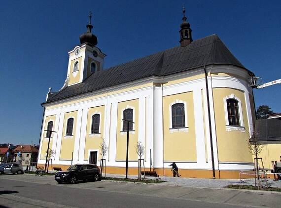 Slušovice - chrám Narození sv... - Kostel