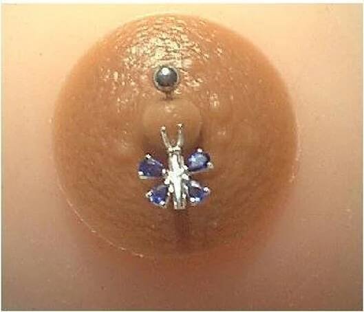 Intimní piercing - 24 - GALERIE: Piercing bradavek (20/25)