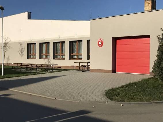 Obec a okolí