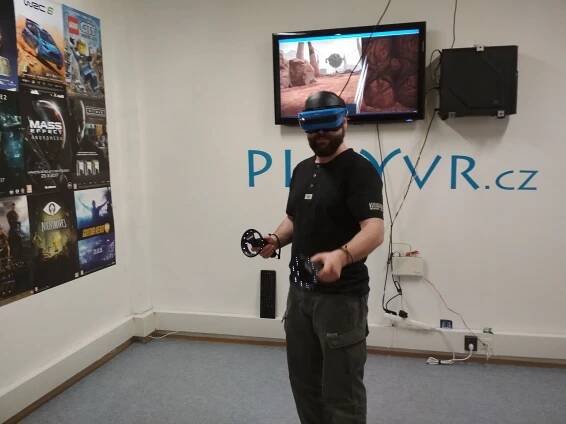 60 min. zábavy ve virtuální realitě s absolutní volností pohybu pro 1-5 os.