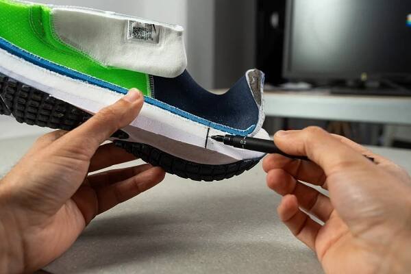 Black lines drawn for where to measure the heel stack height