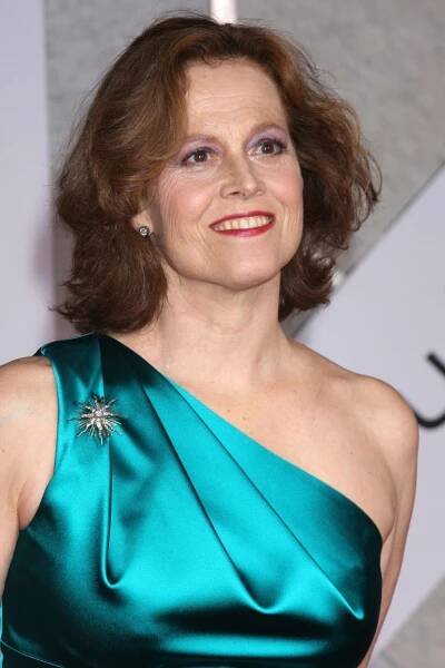 51 Most Stunning Women Celebrities Over 50 Year-Old