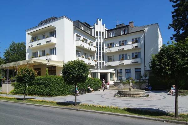 Specializací lázní je léčba pohybového aparátu – od revmatických chorob, bolestí páteře, artrózy, po stavy po úrazech nebo ortopedických operacích. - Techsvět