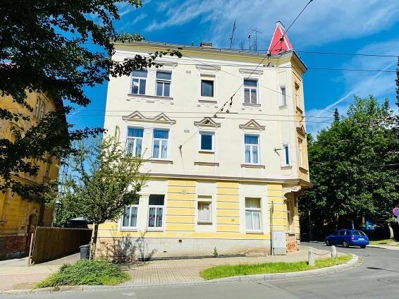 Byt 2+1, 82 m2, sklep, kůlna, 1.patro, ul. U Pily – Mariánské Lázně