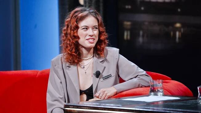 Herečka Anna Dvořáková na Primě hraje vseriálu Kamarádi, ale také dělá divadlo. 