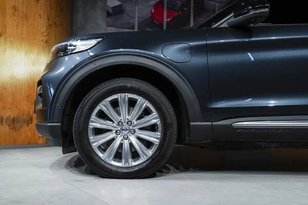 Ford Explorer Platinum Plug-in-Hybrid 4x4, B&O