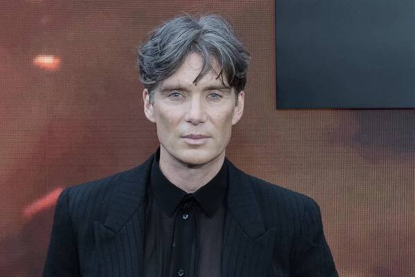 The Bronzer Used to Sculpt Cillian Murphy's 