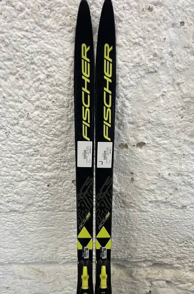 BAZAR - Fischer RCS Sprint šupiny 18/19 + IFP Fischer (30-39kg) - délka 140cm 140