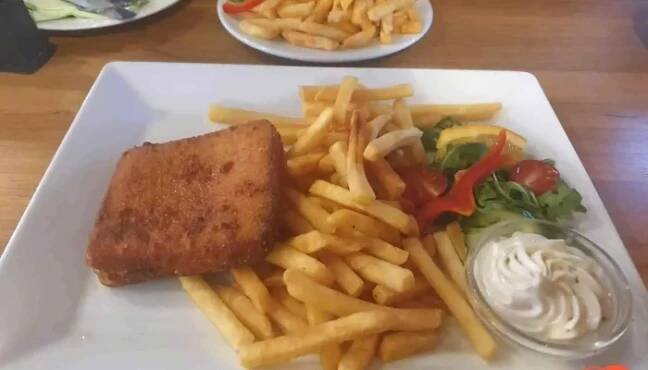 Kavarna U Privozu   Grilovana Kolena Cordon Bleu - Spytihněv