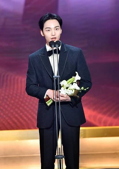 Na stanici KBS divákov tento rok zaujala romantika. Kto získal 2021 KBS Drama Awards? - Asianstyle
