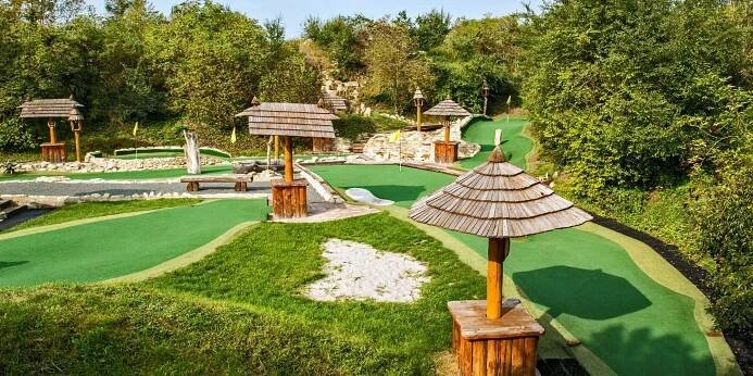 Celodenní vstupné na putting golf v Úžicích