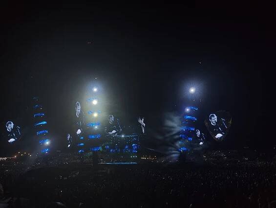 Ed Sheeran v Hradci - užily si ho tisíce fanoušků. Ve frontách a bez deodorantu