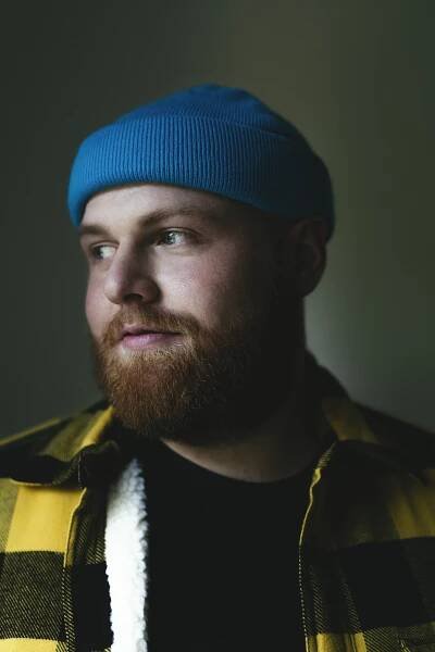 Tom Walker – Epic Records Press