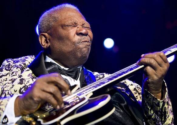 B. B. King byl podle jeho dcer zavražděn. Lékaři to popřeli