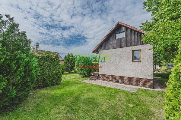 Prodej zděné chaty, pozemek 414 m2, po rekonstrukci, Hradec Králové | Reality.iDNES.cz 