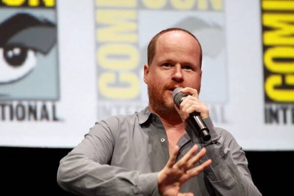 Soubor:Joss Whedon by Gage Skidmore 5.jpg – Wikipedie