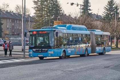 V autobusech MHD v Trutnově platí přísná bezpečnostní opatření.