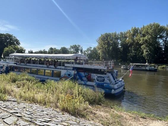 Loď Král Jiří po dvou letech znovu na Labi. Zájemce vozí na soutok i k Nymburku