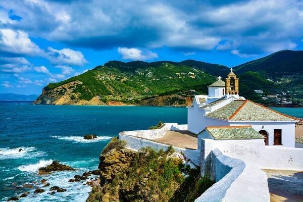 Ikaria, Naxos, Paros: To jsou ostrovy s krásnými plážemi a bájnou historií