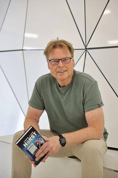 Děsivé anonymy chodily i jemu, odhalil Blesku obdivovaný autor Jørn Lier Horst
