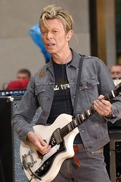 David Bowie má vlastní panenku Barbie! Vypadá jako Ziggy Stardust