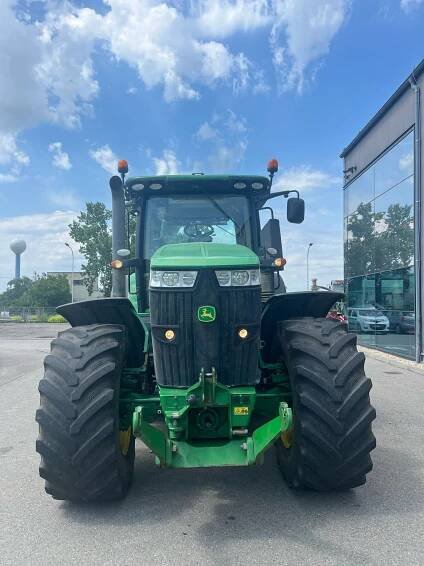 Kolový traktor John Deere 7270R | STROM PRAHA a.s. 