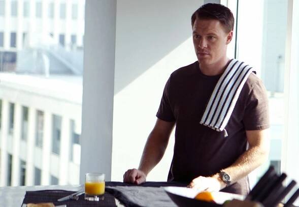 Ve jménu vlasti - Dvě role - Z filmu - Diego Klattenhoff