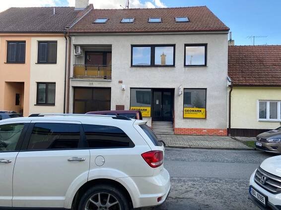 Prodej RD 6+1, CP 549 m2 s průjezdem, zahradou Slavkov u Brna | Correct Real Estate