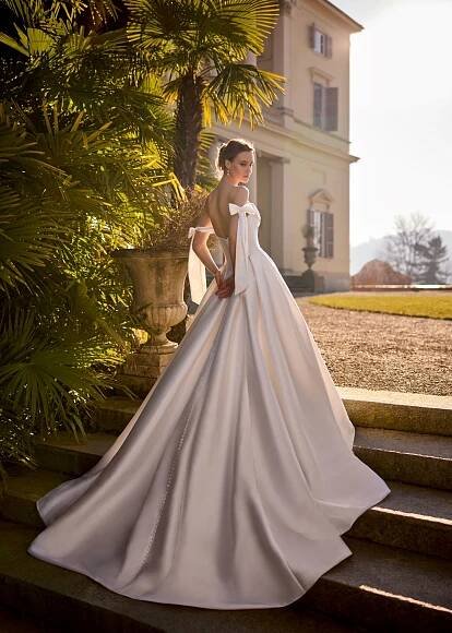 Jacqueline Luxe - Randy Fenoli Bridal 