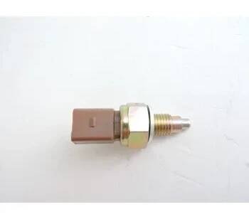 Čidlo automobilu Spínač zpátečky OCTAVIA, EU, pro RAPID, NH. Typové číslo: 123939030,123939030,123939030, 02K945415K, 02k945415G, 02K945415C, 02K945415D, 02K945415E, 02K945415F
