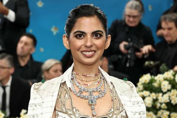 Indian Billionaire Isha Ambani Pulls Huge Diamond Necklace from Family Vault for 2025 Met Gala — Why It Looks Familiar