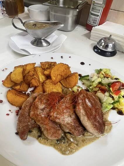 Ukázka jídel | Galerie | Restaurace Penzion U zvonku Příchovice Kořenov v Jizerských horách Jizerské hory Česká republika