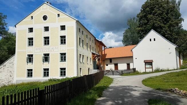 Strojní inženýr sehnal mlýn i s původním vybavením. Za pět let ho opravil