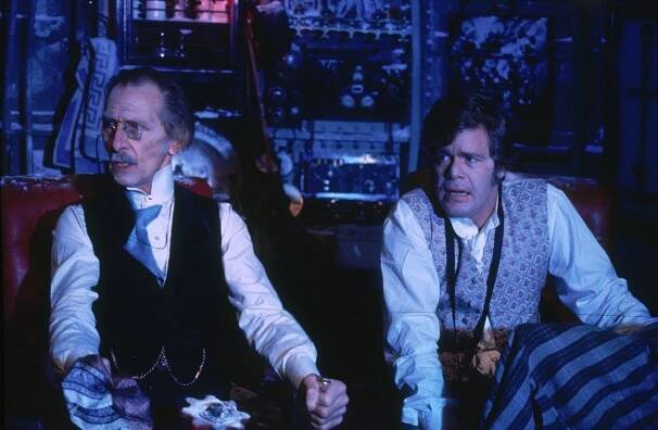 Do nitra Země - Z filmu - Peter Cushing, Doug McClure
